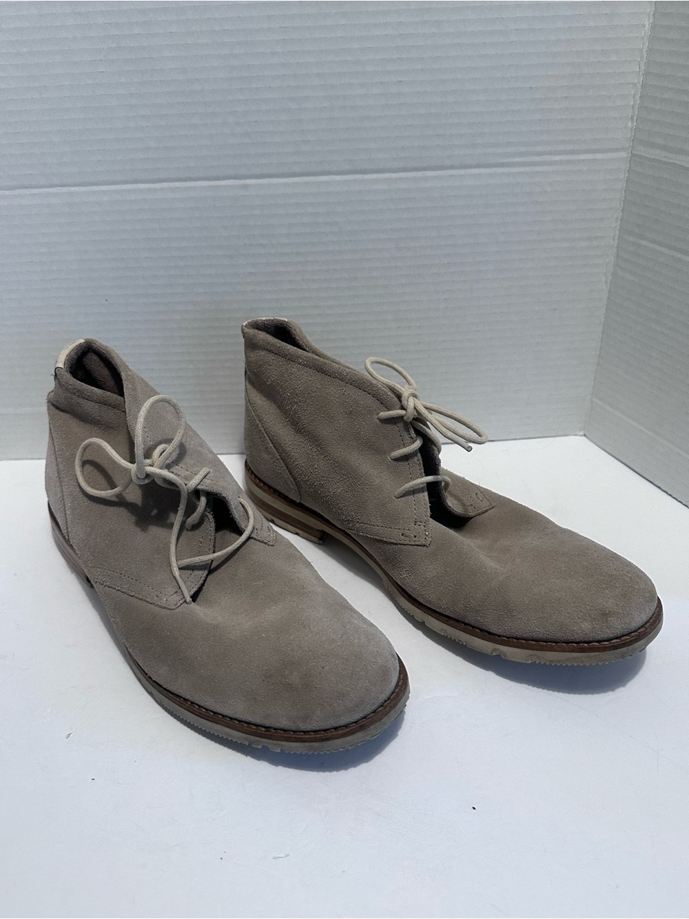 Rockport Men's Taupe Suede Chukka Boots Lace-Up size 10.5
